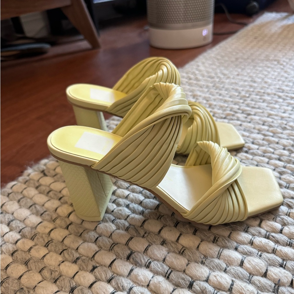 Dolce Vita Pilton Sandal in Lemon Cream Stella